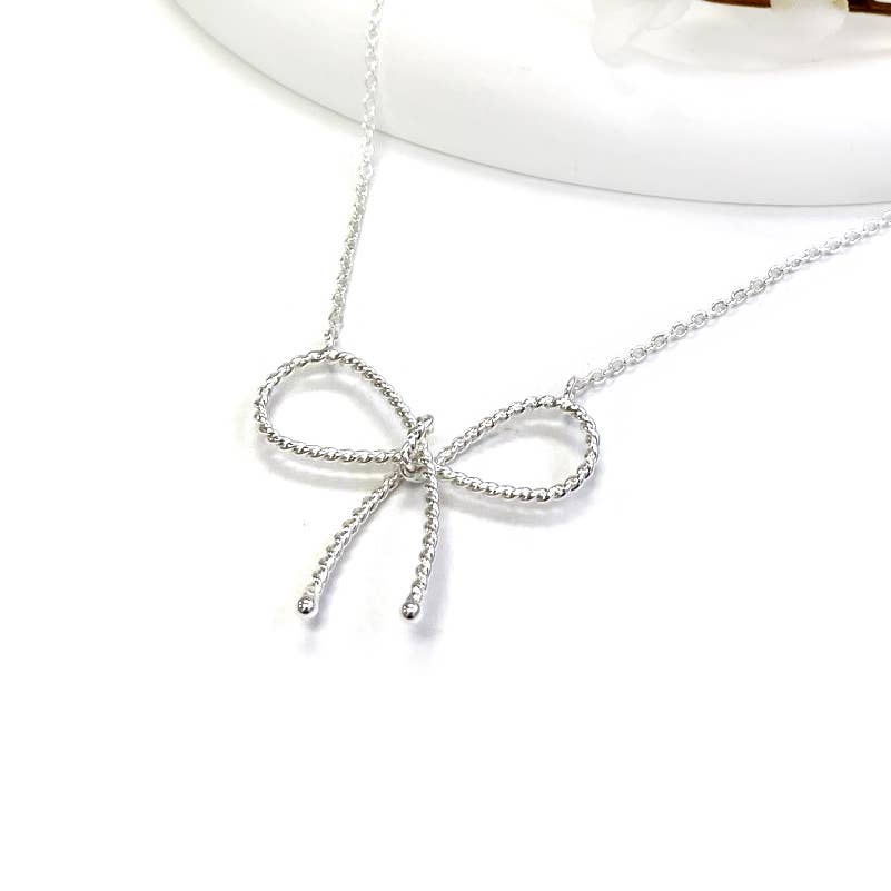 Twist Bow Shape Minimal Pendant Necklace: SILVER